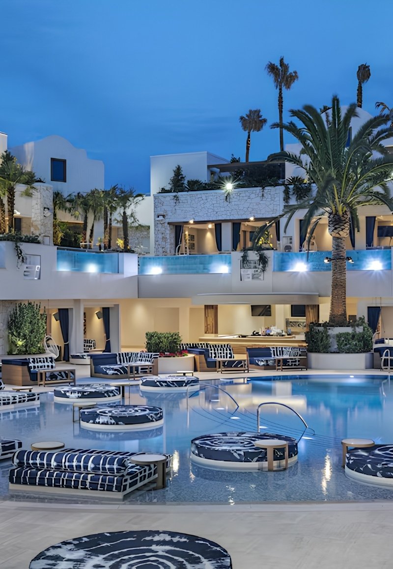 Romantic hotels off the Las Vegas Strip